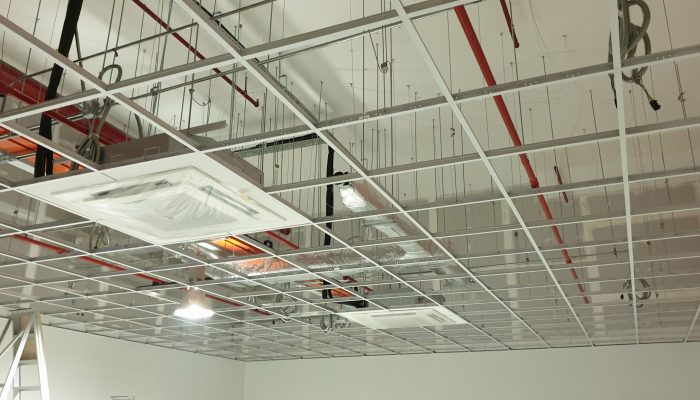 Benefits of a false ceiling in offices